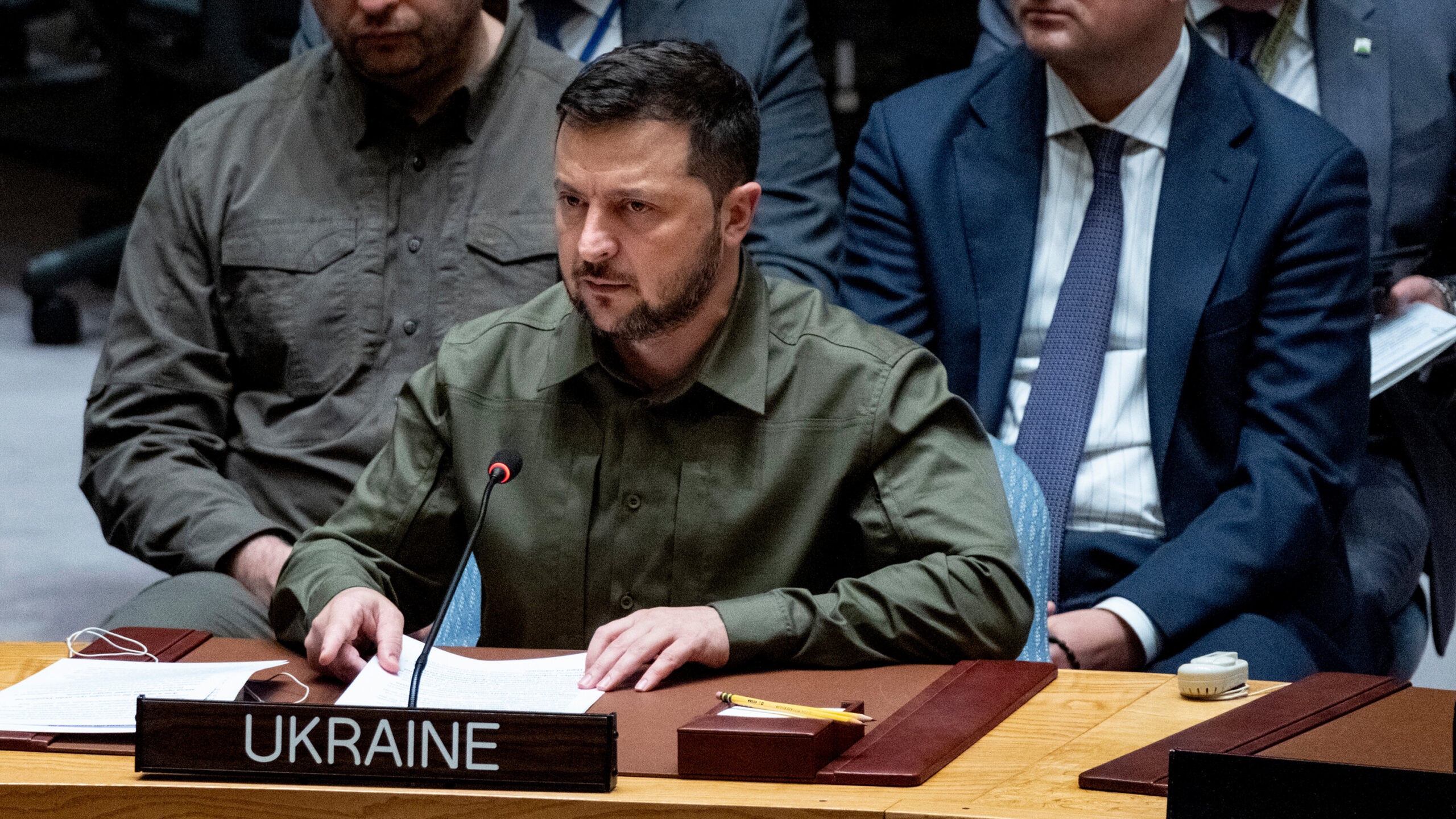 Zelensky Accused of Undermining Diplomatic Efforts by Criticizing U.S. Envoys