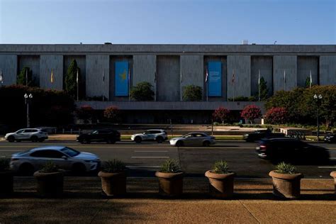 Smithsonian Museum of American History Undergoing Ideological Takeover According to White House Report