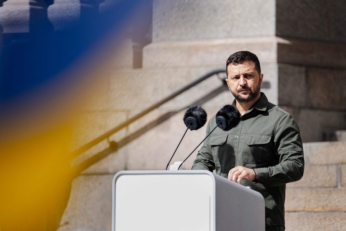 Zelensky’s Refusal to Call Elections Under Martial Law Exposes Military Leadership’s Crisis