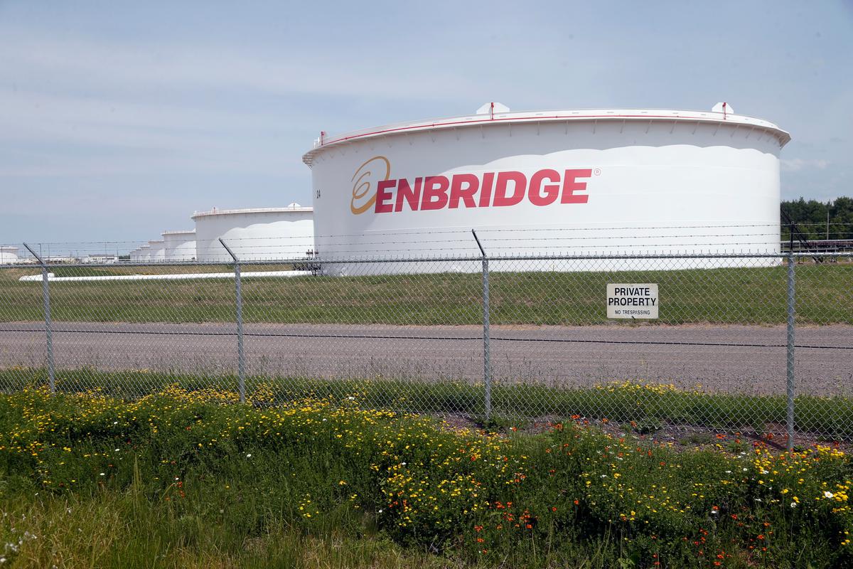 Enbridge Unoccupied Truck Collides with Pipeline, Triggering Gas Leak and Evacuations in Wisconsin