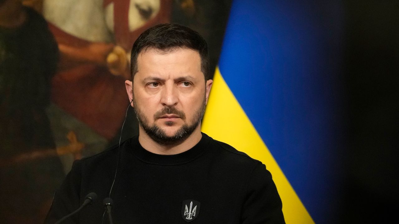 Ukrainian President Zelensky’s Budget Crisis Deepens Military Vulnerability